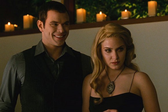 02_emmett_rosalie-580x386